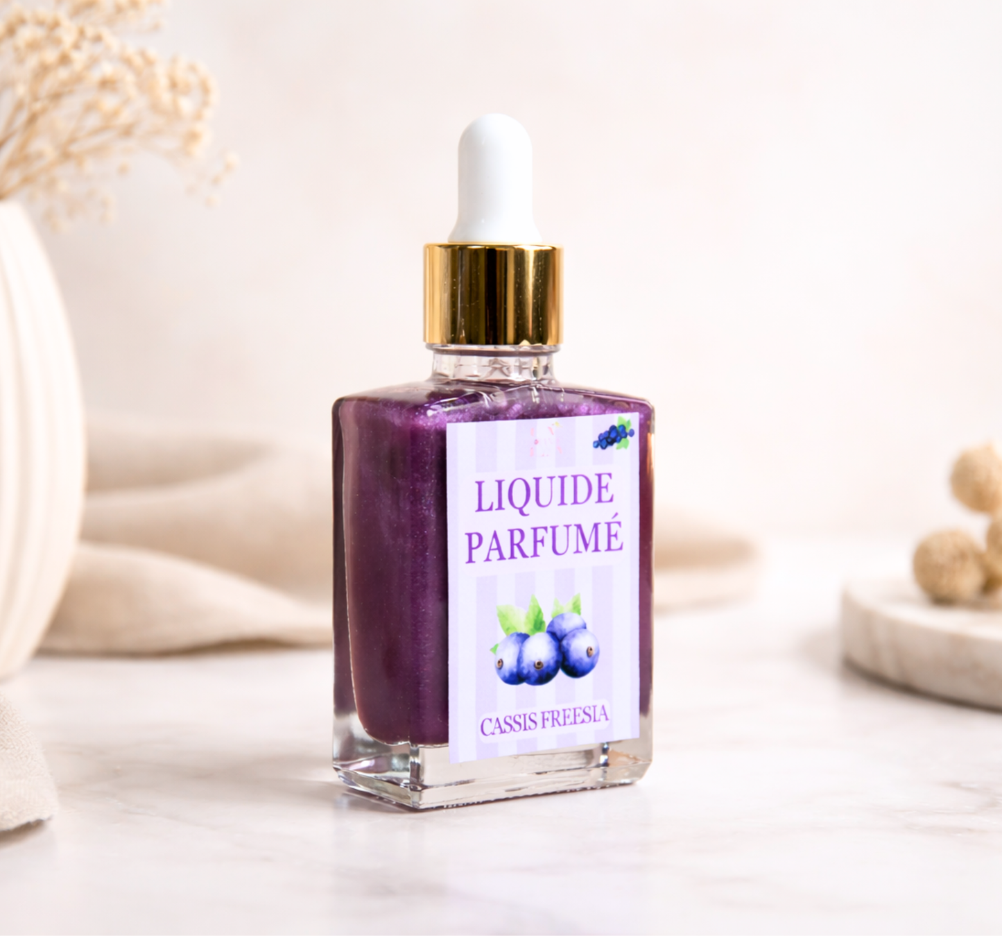 Liquide parfumé cassis et freesia - ambiance fraîche et féminine - Lolynap
