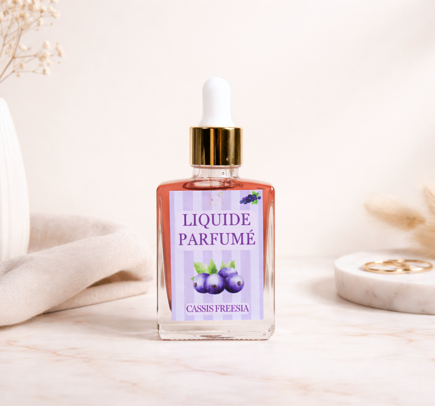 Liquide parfumé cassis freesia pour brûle-parfum - senteur fruitée et florale - Lolynap
